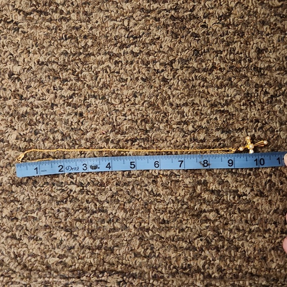 Vintage AVON Ornate Cross Necklace and Earring Set With Original Box - Picture 7 of 9